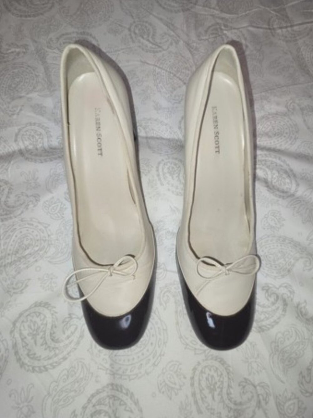 Karen Scott Round Toe Heels